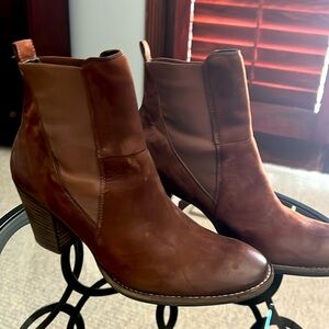 COPY - Paul Green brown suede booties. Size 10 (UK size 7 1/2).